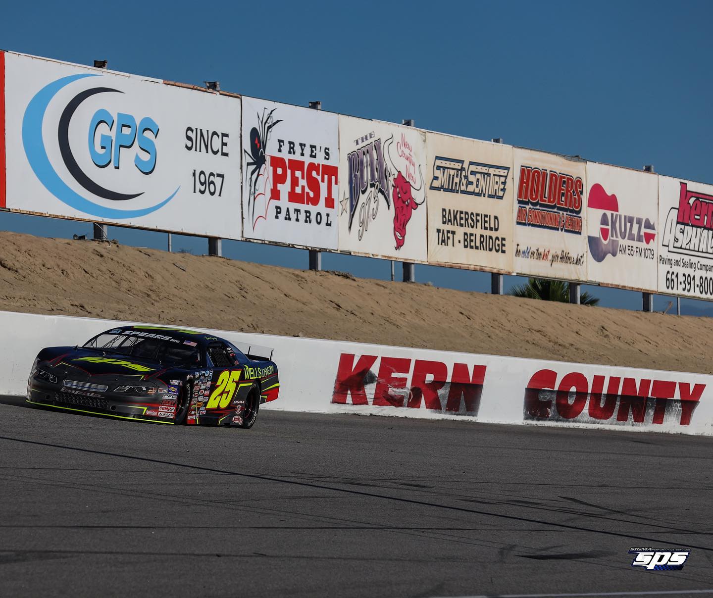 Kern County Raceway Park Bakersfiled's Place To Race!